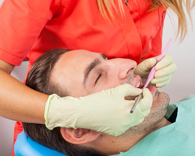 Man seeing dentist in North Providence