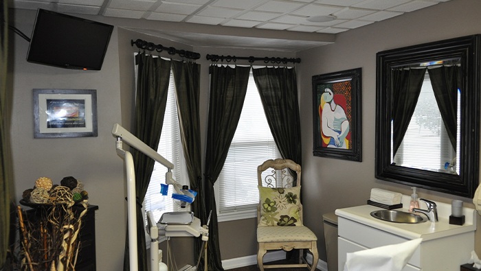Dental treatment room